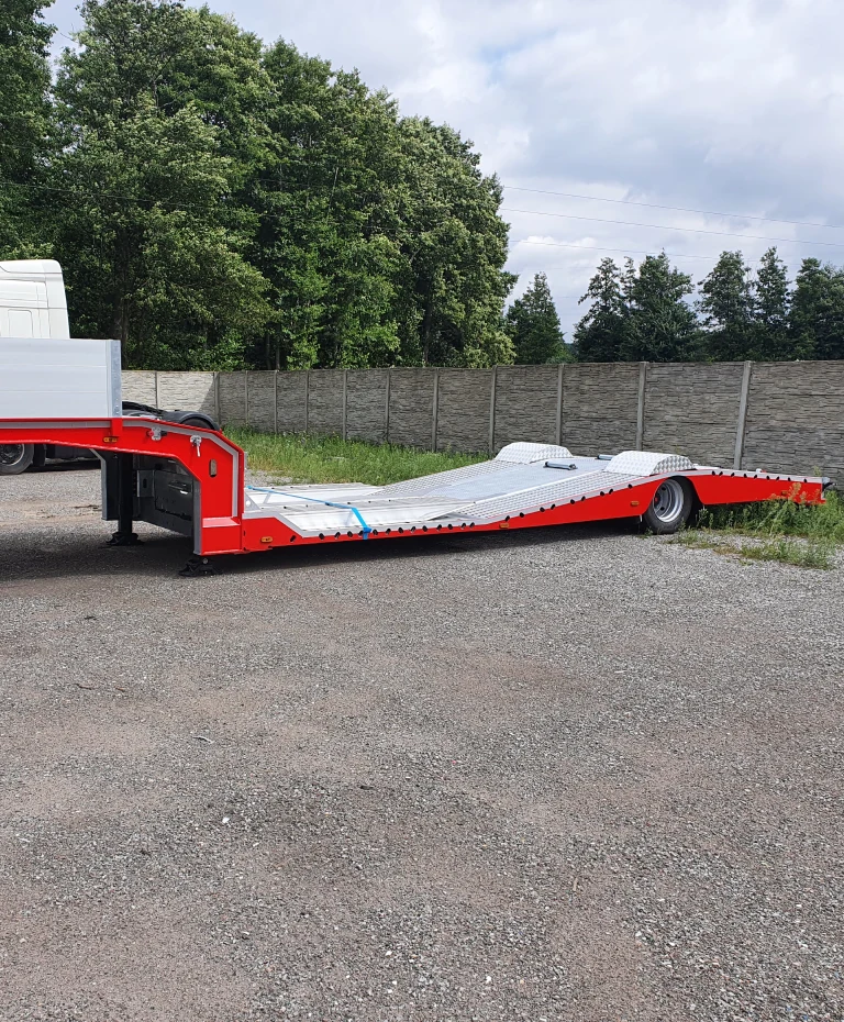 Naczepa niskopodwoziowa do&nbsp;tira